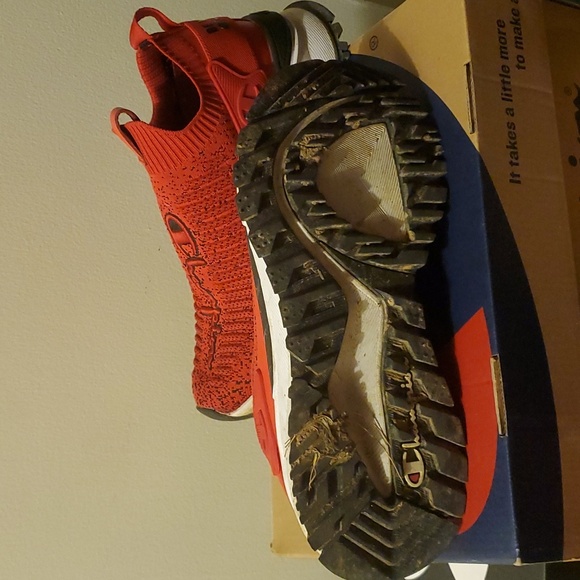 CHAMPION - Picture 3 of 10